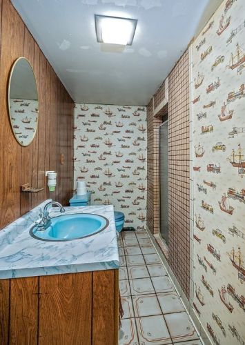1702 Ridge Rd, Jeannette PA  15644-9794 exterior