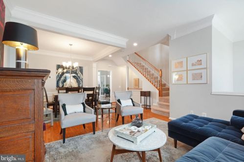 8231 Singleleaf Ln, Lorton VA  22079-5634 exterior
