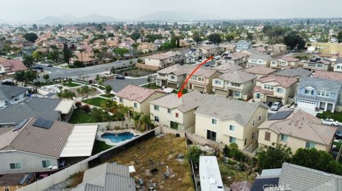 865 Pine Ave, Rialto CA  92376-4552 exterior