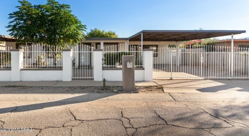 1918 Canada St, Tucson, AZ 85706-2616