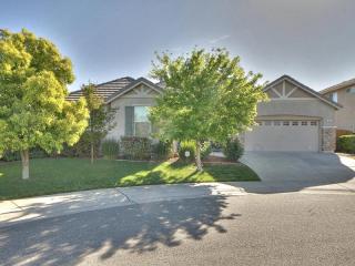 24 Parejo Ct, Sacramento CA  95835-2440 exterior