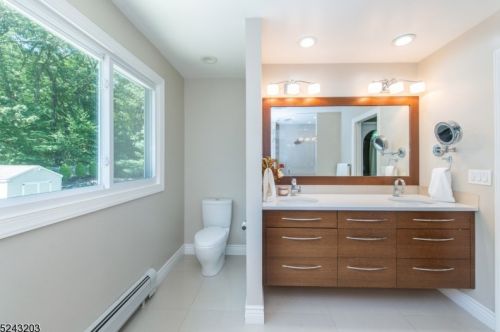 19 Marisa Ct, West Milford NJ  07480-3000 exterior