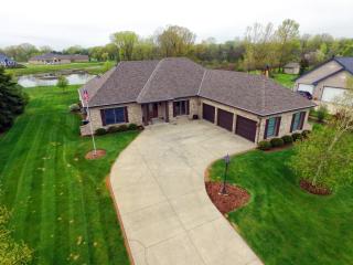 8589 68th St, Hales Corners, WI 53132-8201