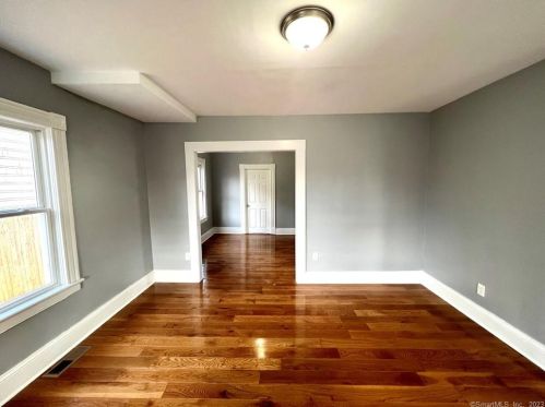 22 Viets St, United States Coast Guard Ac CT  06320-3324 exterior