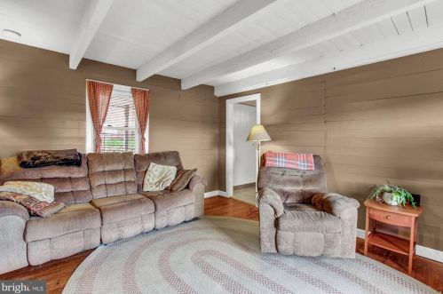 3243 Galen Hall Rd, Swartzville PA  17569-9580 exterior