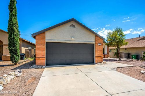 7081 Camino Triste, Tucson AZ  85746-7985 exterior