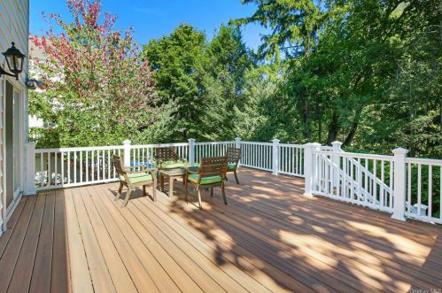 55 Fayette Rd, Scarsdale NY  10583-7156 exterior