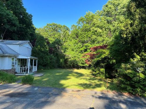 354 Alden Rd, Yorktown Hgts, NY 10598-3204