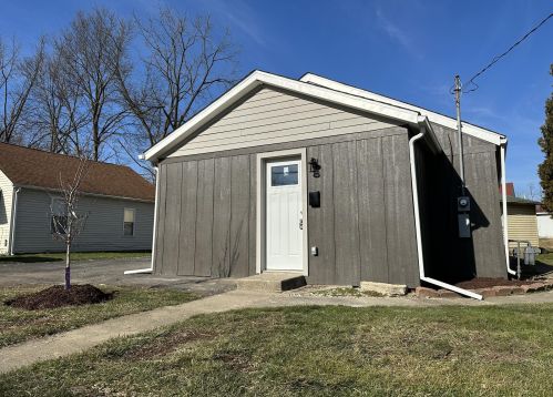 204 Oak St, London, OH 43140-1517