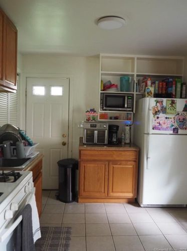 78 Dupont Pl, Bridgeport CT  06610-1402 exterior