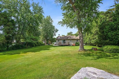 23 Dalewood Dr, Norwich, CT 06360-1432