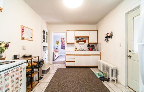 107 Birdsey Ave, Middletown CT  06457-4302 exterior