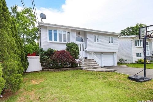 2866 Martin Ave, North Bellmore, NY 11710-3251