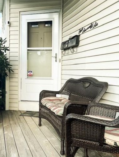 176 Wallace St, Providence, RI 02909-3816