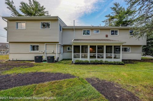 41 Hemlock St, Hazlet NJ  07730-2118 exterior