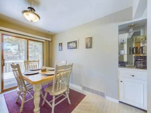 1438 10th St, Manitowoc WI  54220-5700 exterior