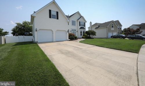 18 Aster Dr, Erial, NJ 08081-4174