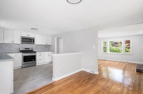 36 Old Farm Rd, Mansfield MA  02048-1709 exterior