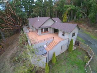 420 Greenhill Dr, Roseburg, OR 97471-9742