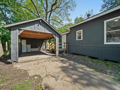 1005 Sycamore St, Mapleton TX  75835-3017 exterior