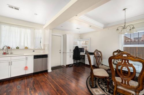 326 H St, Bakersfield CA 93304-7122 exterior