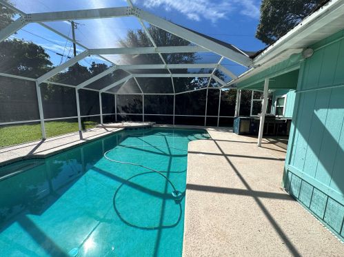 1183 Edinburgh Dr, Fort Pierce, FL 34953-6637