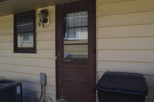 215 Moreland Blvd, Waukesha WI  53188-2464 exterior