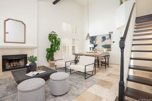 23814 Bennington Dr, Santa Clarita, CA 91354-2600
