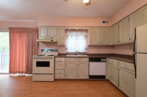 1421 Hillsboro St, Pittsburgh, PA 15204-2330