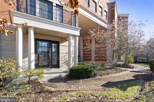 12168 Chancery Station Cir, Herndon VA  20190-5803 exterior