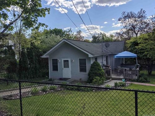 5 Forest Ln, Yorktown Hgts, NY 10598-6507