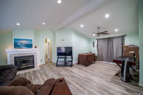 31768 Via Cordova, Lake Elsinore CA  92530-7961 exterior