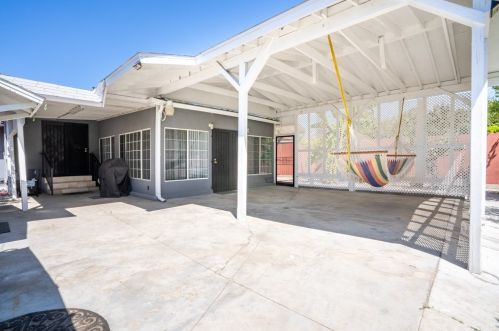 6438 Camellia Ave, North Hollywood CA  91606-2611 exterior
