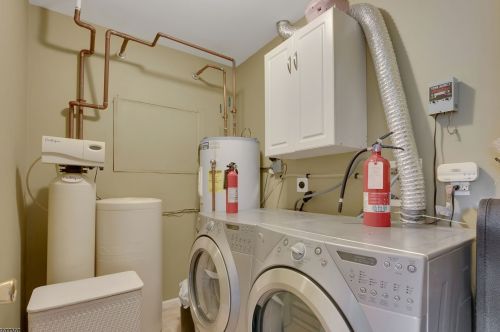 32 Arrowhead Dr, Wantage NJ  07461-1211 exterior