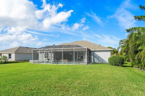 364 Saginaw Ave, Fort Pierce FL  34953-5988 exterior