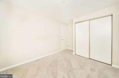 6117 Quiet Pond Ct, Springfield VA  22015-3724 exterior