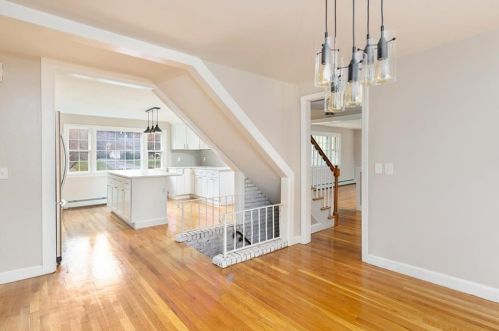 61 Knotty Oak Rd, Coventry RI  02816-8306 exterior
