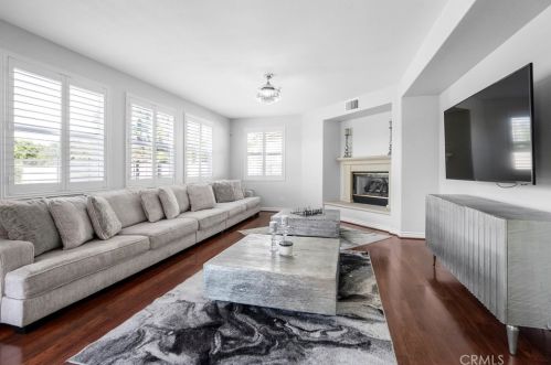 1191 Pamplona Dr, Riverside CA  92508-8724 exterior