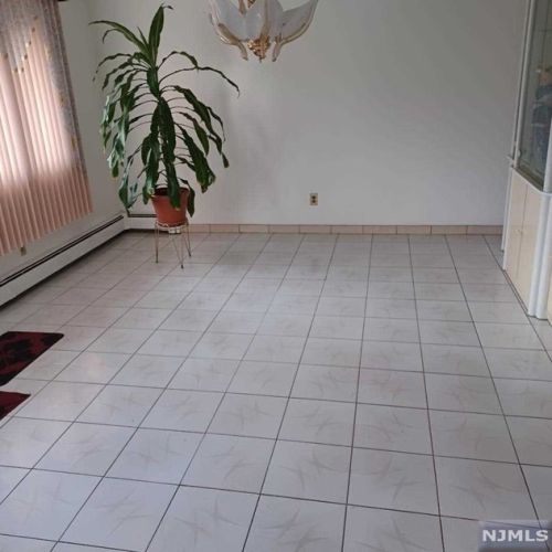 261 3rd St, Palisades Park NJ  07650-1764 exterior