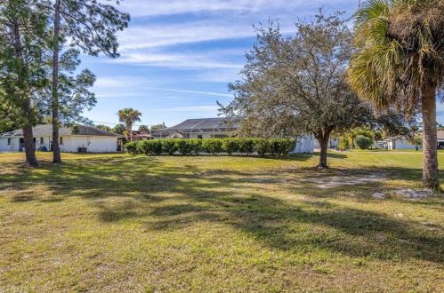 518 Michael Ave, Lehigh Acres FL  33972-2309 exterior