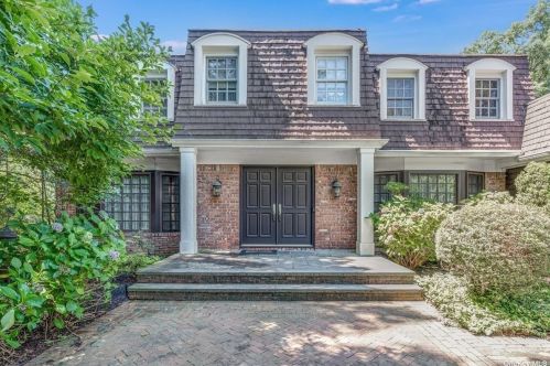 6 The Holw, Muttontown, NY 11732-1500