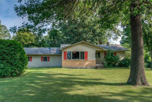 401 Seminole Ave, East Farmington, WI 54020-8151