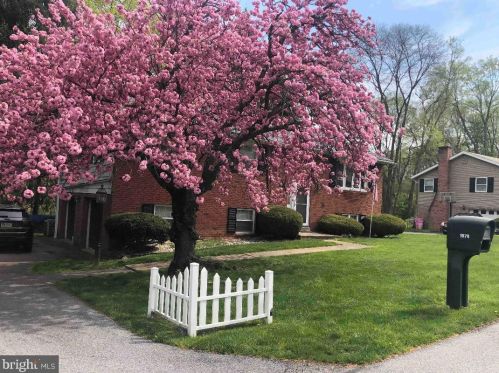 1079 Richmond Rd, Lancaster, PA 17603-6151