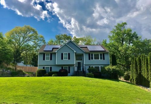 148 Hull St, Ansonia, CT 06401-1042