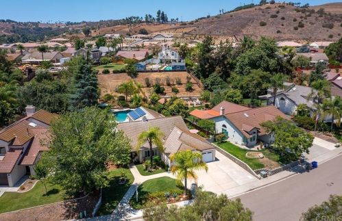 5955 Rio Valle Dr, Bonsall CA  92003-3504 exterior