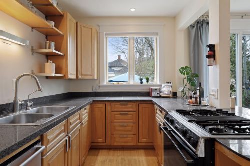 2503 Irving Ave, Minneapolis MN 55405-3529 exterior