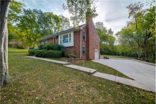 6413 Lansing Dr, Nashville, TN 37209-4405