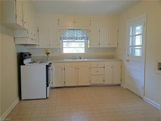3219 Old Vineyard Rd, Winston Salem, NC 27103-1411