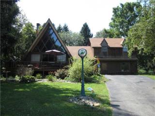 807 Karok Trl, Mercer, PA 16137-9785