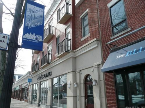 11 Main St, Hartford CT  06106-1806 exterior